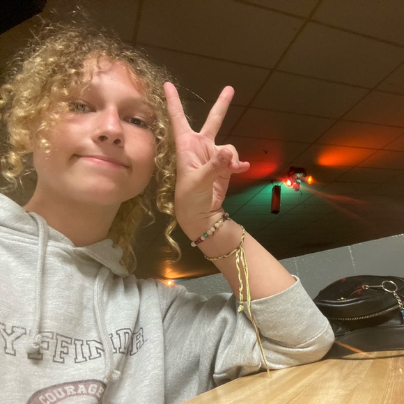 Meet your Posher, Lorelei - Picture 1 of 1